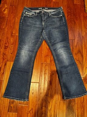 Antique Rivet Dark Blue Jeans with White Contrast Stitching